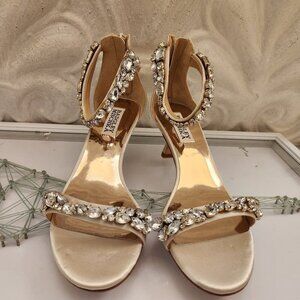 Badgley Mischka Embellished Sandals. NWT. Size 6